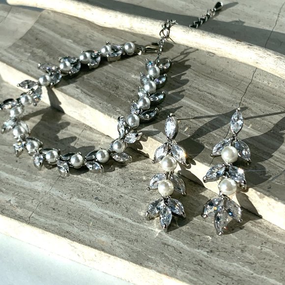 NEW~ Anthropologie BHLDN Pearl CZ Linear Dangle Earrings - Picture 10 of 12